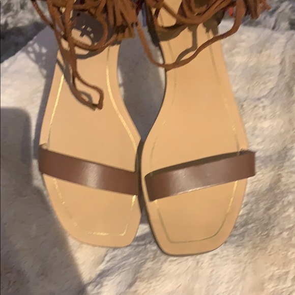 Zara sandals in a size 7 1/2. Only been worn once! - Picture 3 of 6